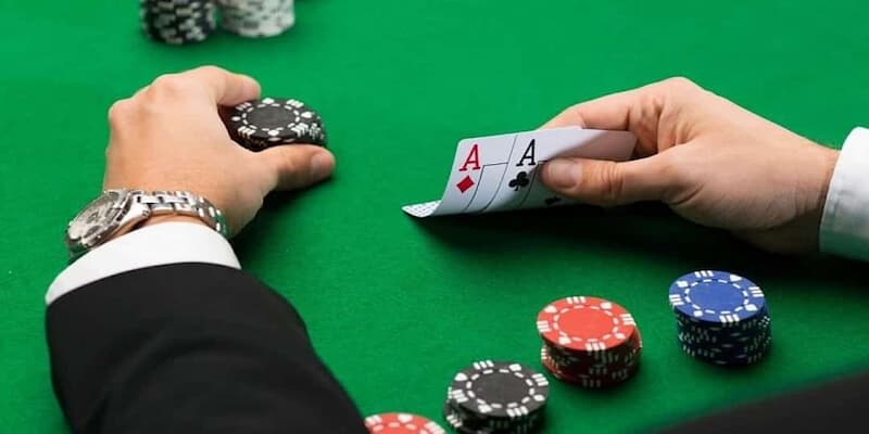 Những ưu điểm khi chơi Xì tố tại B52club